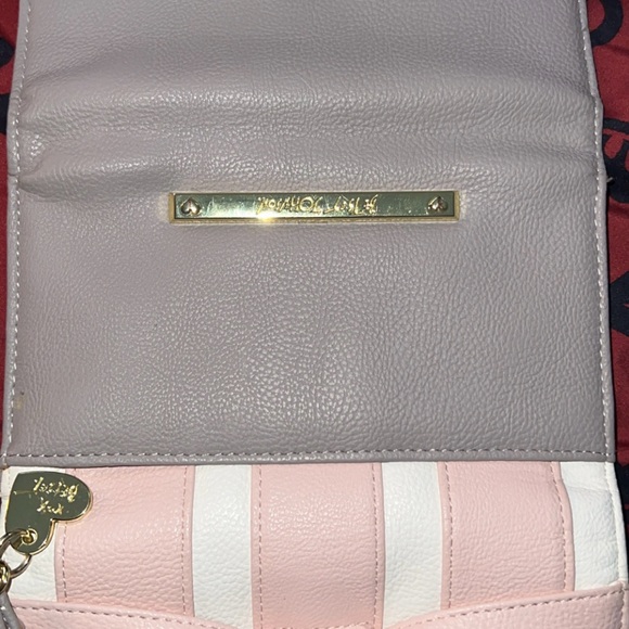 Betsy Johnson Set - Picture 3 of 5